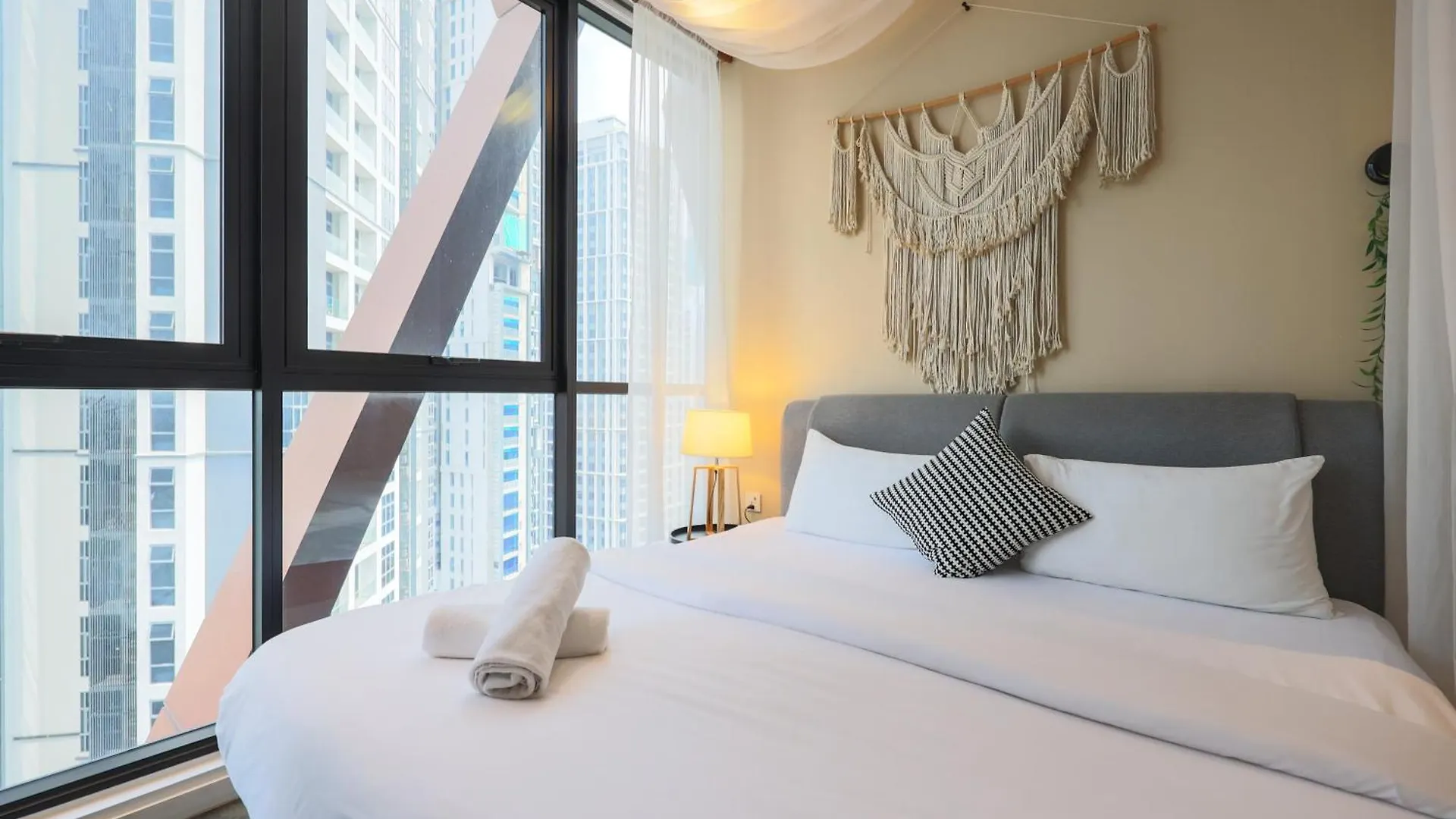 Scarletz Suites Klcc By Gb 쿠알라룸푸르 아파트